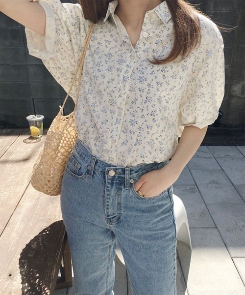 urge:(アージコロン )の「【URGE:】小花柄 半袖 シャツ ブラウス(シャツ/ブラウス・レディース・ブルー/レッド・X-LARGE/LARGE/MEDIUM/SMALL)」の4枚目の写真