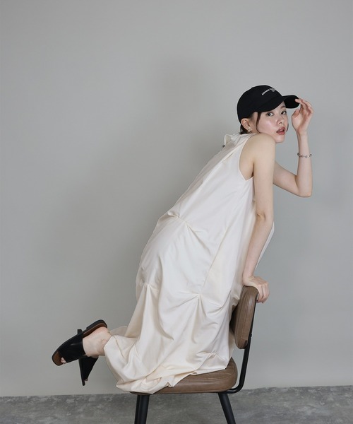 J by blue(ジェイバイブルー)の「ランダムタックバルーンワンピース(ワンピース・レディース・ブラック/グレー/アイボリー・MEDIUM)」の12枚目の写真