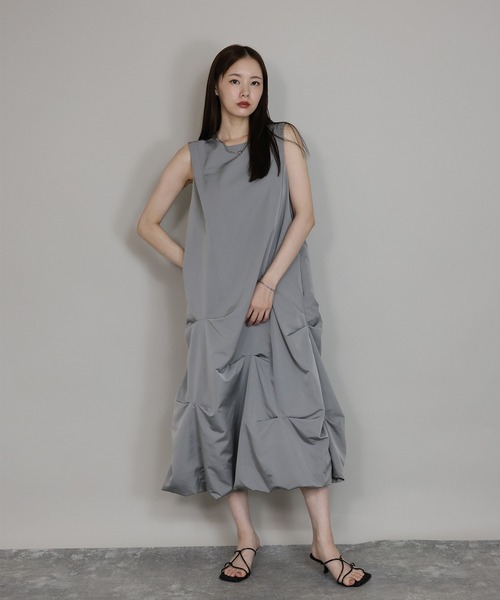 J by blue(ジェイバイブルー)の「ランダムタックバルーンワンピース(ワンピース・レディース・ブラック/グレー/アイボリー・MEDIUM)」の16枚目の写真