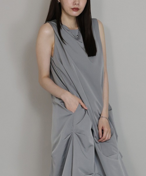 J by blue(ジェイバイブルー)の「ランダムタックバルーンワンピース(ワンピース・レディース・ブラック/グレー/アイボリー・MEDIUM)」の20枚目の写真