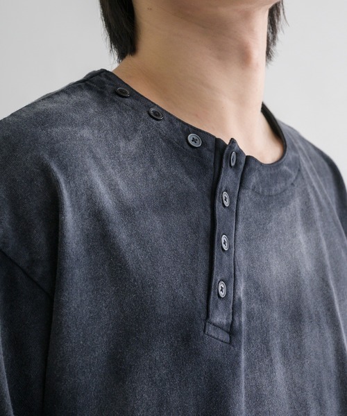 EPNK（イーピーエヌケー）の「【EPNK】Asymmetry henry neck tee / アシンメトリーヘンリーネックtee（Tシャツ/カットソー・メンズ・ブラウン/ブラック・SMALL/MEDIUM/LARGE）」の19枚目の写真