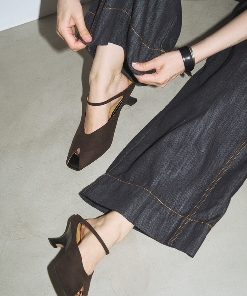 GRISE（グリーズ）の「《追加》GRISE6cmピープトゥストラップミュール（サンダル・レディース・ブラウン/ネイビー/ブラック・SMALL/MEDIUM/LARGE/X-LARGE）」の2枚目の写真