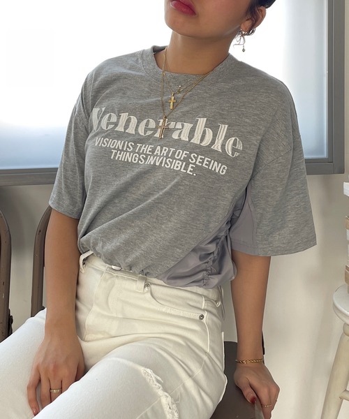 ROGER AND RAW(ロジャーアンドロウ)の「裾ドロスト刺繍ショートTシャツ(Tシャツ/カットソー・レディース・ホワイト/ブラック/グレー・FREE)」の1枚目の写真