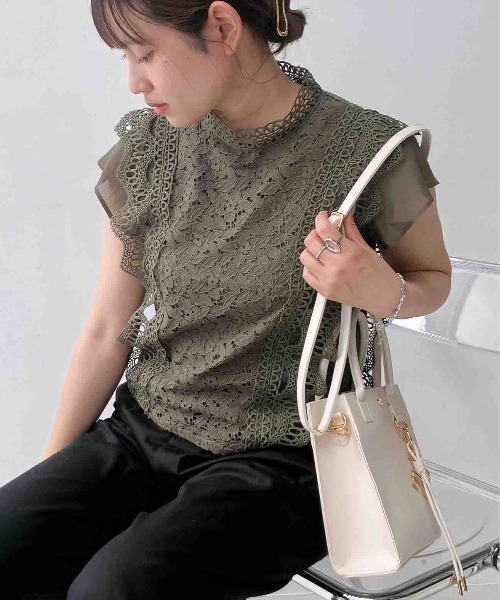 AS KNOW AS plus(アズノゥアズプラス)の「●接触冷感 フレンチスリーブ レースブラウス(シャツ/ブラウス・レディース・ブラック/ミント/オフホワイト/カーキ/チャコールグレー・FREE)」の4枚目の写真