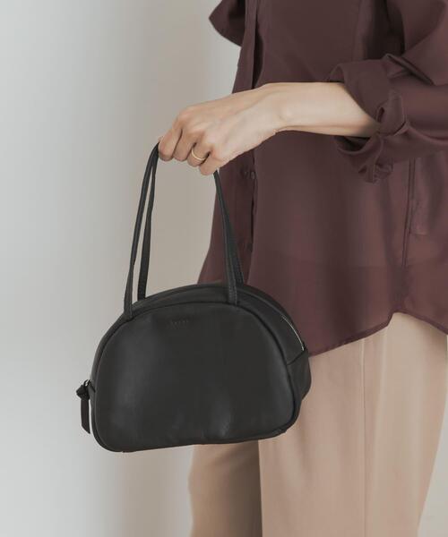 folna（フォルナ）の「Folna　ソフトレザーボストンバッグ（ボストンバッグ・レディース・ブラック・ONE）」の2枚目の写真