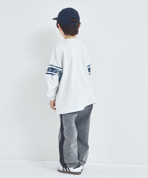 pairmanon（ペアマノン）の「【綿100%】ユニセックス ビッグシルエット 袖ライン ワッペンTシャツ（Tシャツ/カットソー・キッズ・グレー/ブラウン/ネイビー・120/130/140/150/90/100/110）」の9枚目の写真