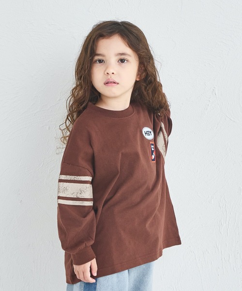 pairmanon（ペアマノン）の「【綿100%】ユニセックス ビッグシルエット 袖ライン ワッペンTシャツ（Tシャツ/カットソー・キッズ・グレー/ブラウン/ネイビー・120/130/140/150/90/100/110）」の11枚目の写真