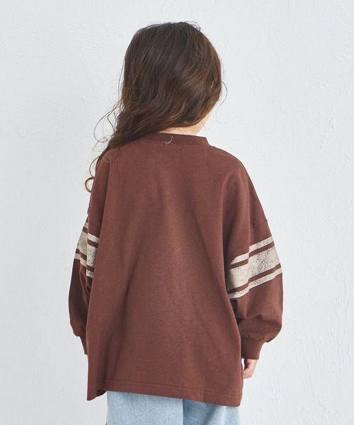 pairmanon（ペアマノン）の「【綿100%】ユニセックス ビッグシルエット 袖ライン ワッペンTシャツ（Tシャツ/カットソー・キッズ・グレー/ブラウン/ネイビー・120/130/140/150/90/100/110）」の12枚目の写真