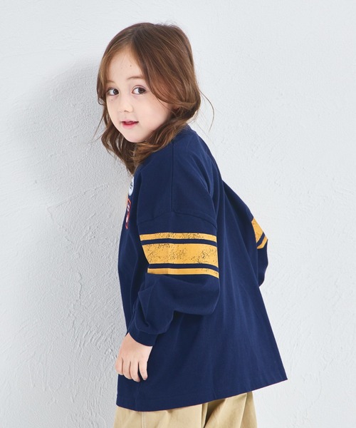 pairmanon（ペアマノン）の「【綿100%】ユニセックス ビッグシルエット 袖ライン ワッペンTシャツ（Tシャツ/カットソー・キッズ・グレー/ブラウン/ネイビー・120/130/140/150/90/100/110）」の17枚目の写真