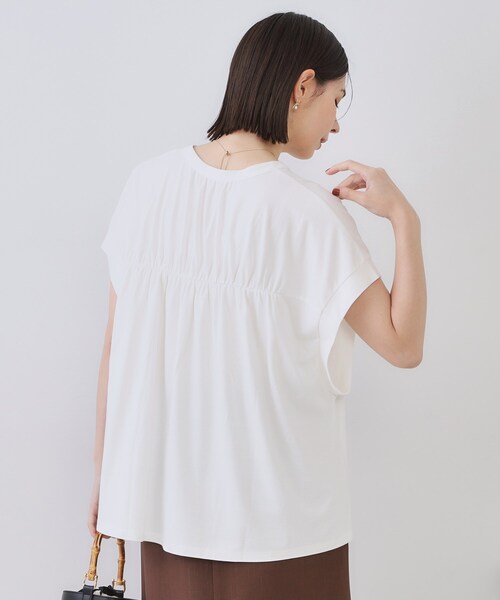 OPAQUE.CLIP(オペークドットクリップ)の「スキッパーフレアカットソー【接触冷感/洗濯機洗い可】(Tシャツ/カットソー・レディース・ブルー系その他/ブラウン系その他/ブラック/ホワイト・00)」の9枚目の写真