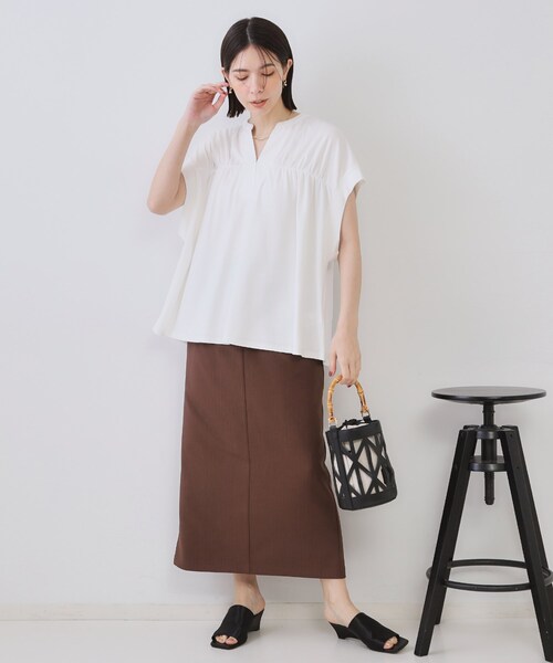 OPAQUE.CLIP(オペークドットクリップ)の「スキッパーフレアカットソー【接触冷感/洗濯機洗い可】(Tシャツ/カットソー・レディース・ブルー系その他/ブラウン系その他/ブラック/ホワイト・00)」の10枚目の写真