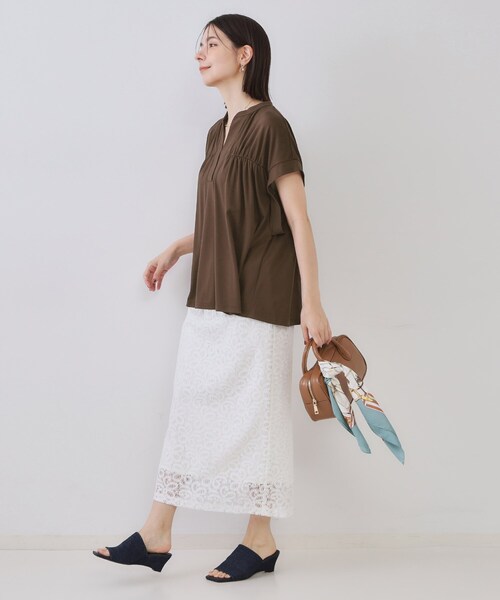 OPAQUE.CLIP(オペークドットクリップ)の「スキッパーフレアカットソー【接触冷感/洗濯機洗い可】(Tシャツ/カットソー・レディース・ブルー系その他/ブラウン系その他/ブラック/ホワイト・00)」の15枚目の写真
