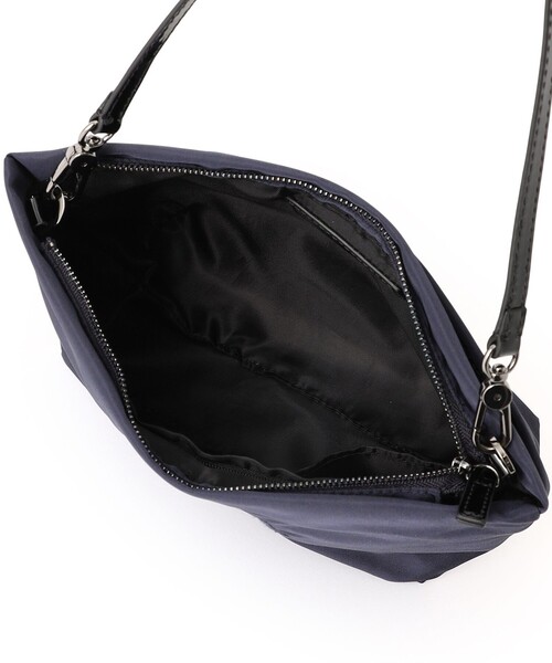 amaca（アマカ）の「DAVISポシェット（ショルダーバッグ・レディース・レッド/ダークネイビー/ベージュ・FREE）」の13枚目の写真