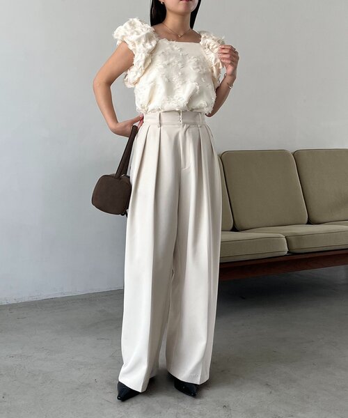 カプリシュレマージュ ジャガードパフショルダートップス CAPRICIEUX LE'MAGE（カプリシューレマージュ）の「ジャガード