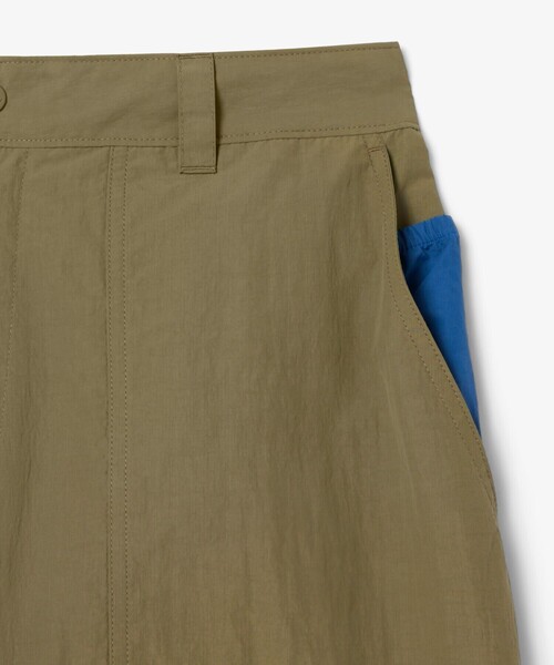 LACOSTE（ラコステ）の「撥水・防風・軽量ファブリック ワークナイロンショーツ / ハーフパンツ（その他パンツ・メンズ・ベージュ/オリーブ・5/3/4/2）」の18枚目の写真