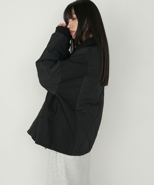 forksy.（フォルクシー）の「【forksy.】異素材切り替えキルティングショートコート（ミリタリージャケット・レディース・カーキ/ブラック/ブラウン・FREE）」の10枚目の写真