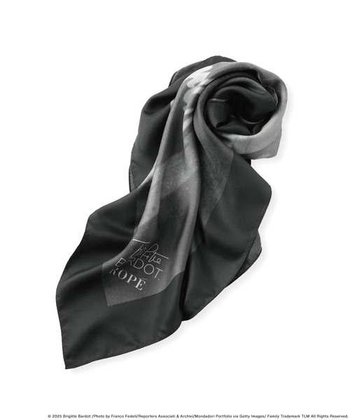 ROPE'(ロペ)の「【Brigitte Bardot×ROPE'・コラボ】プリントシルクスカーフ/Lサイズ(バンダナ/スカーフ・レディース・ブラック系その他/ブラック・FREE)」の15枚目の写真