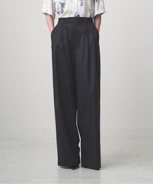 Juha(ユハ)の「2TUCK WIDE PINSTRIPE PANTS(スラックス・メンズ・チャコールグレー/ネイビー・2/3/4)」の6枚目の写真