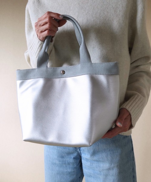 Tomieco(トミエコ)の「【人気商品新色追加】人気のトートバッグにNEWカラー オンでもオフでも使えるから嬉しい(トートバッグ・レディース・ホワイト/ブラック/グレー/シルバー/ベージュ系その他/レオパード/ゼブラ・FREE)」の12枚目の写真