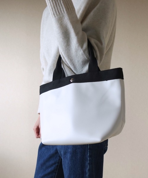 Tomieco(トミエコ)の「【人気商品新色追加】人気のトートバッグにNEWカラー オンでもオフでも使えるから嬉しい(トートバッグ・レディース・ホワイト/ブラック/グレー/シルバー/ベージュ系その他/レオパード/ゼブラ・FREE)」の14枚目の写真