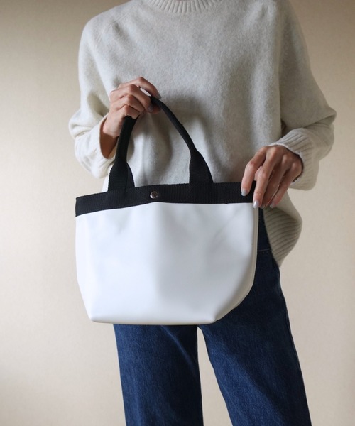 Tomieco(トミエコ)の「【人気商品新色追加】人気のトートバッグにNEWカラー オンでもオフでも使えるから嬉しい(トートバッグ・レディース・ホワイト/ブラック/グレー/シルバー/ベージュ系その他/レオパード/ゼブラ・FREE)」の15枚目の写真