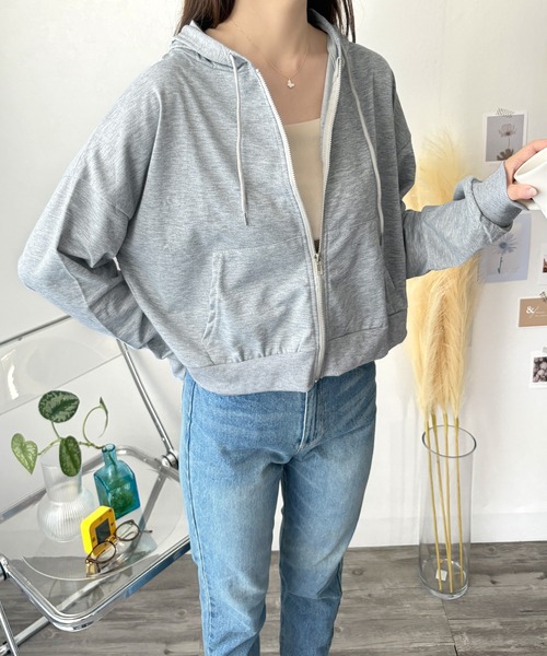 Amulet（アミュレット）の「シンプルに着回し自在な一枚　ショート丈ジップパーカー（パーカー・レディース・ブラック/グレー・L/M/S）」の6枚目の写真