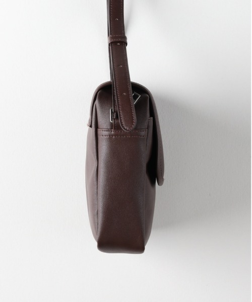 BACK NUMBER（バックナンバー）の「【BACK NUMBER】ＰＵフラップショルダーバッグ（PU素材/軽量/柔らかい）（ショルダーバッグ・メンズ・ブラック/ブラウン・ONE SIZE）」の4枚目の写真