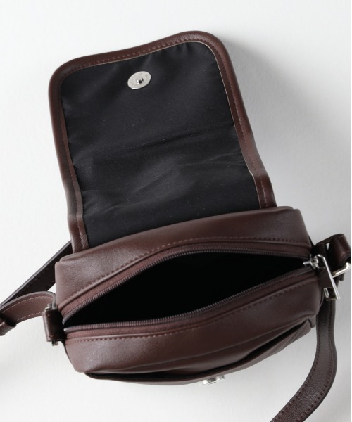 BACK NUMBER（バックナンバー）の「【BACK NUMBER】ＰＵフラップショルダーバッグ（PU素材/軽量/柔らかい）（ショルダーバッグ・メンズ・ブラック/ブラウン・ONE SIZE）」の5枚目の写真