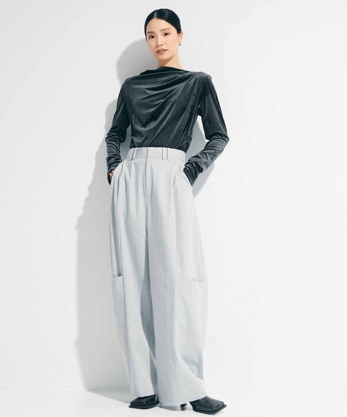 STUDIOUS（ステュディオス）の「【STUDIOUS/ステュディオス】Soft Barrel Leg Cargo Trousers/ソフトバレルレッグカーゴパンツ/スラックス/美脚パンツ/通勤パンツ/トレンドパンツ（スラックス・レディース・ライトグレー/ダークグレー/ストライプ/ブラウン/ブラック・1/2）」の14枚目の写真