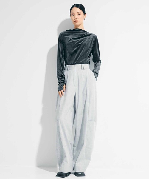 STUDIOUS（ステュディオス）の「【STUDIOUS/ステュディオス】Soft Barrel Leg Cargo Trousers/ソフトバレルレッグカーゴパンツ/スラックス/美脚パンツ/通勤パンツ/トレンドパンツ（スラックス・レディース・ライトグレー/ダークグレー/ストライプ/ブラウン/ブラック・1/2）」の13枚目の写真