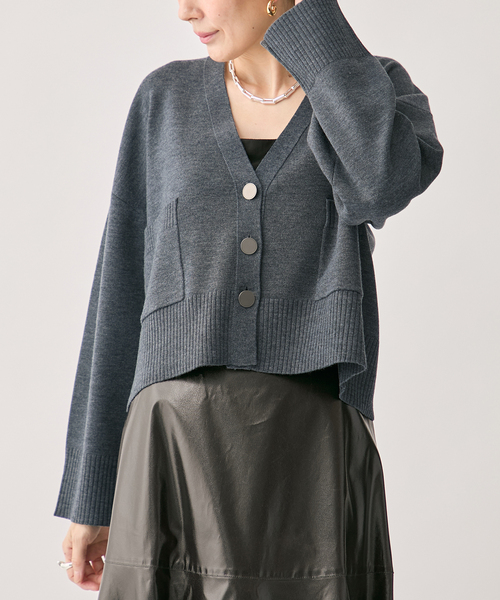 VERMEIL par iena（ヴェルメイユパーイエナ）の「wool knit Vneck カーディガン（カーディガン/ボレロ・レディース・ブラック/グレー・FREE）」の13枚目の写真