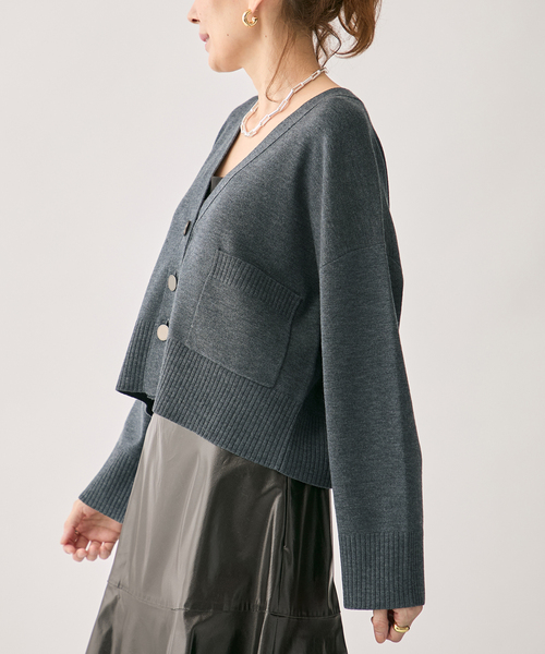 VERMEIL par iena（ヴェルメイユパーイエナ）の「wool knit Vneck カーディガン（カーディガン/ボレロ・レディース・ブラック/グレー・FREE）」の14枚目の写真