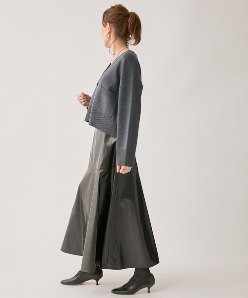 VERMEIL par iena（ヴェルメイユパーイエナ）の「wool knit Vneck カーディガン（カーディガン/ボレロ・レディース・ブラック/グレー・FREE）」の19枚目の写真