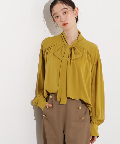 N.（N. Natural Beauty Basic）（エヌエヌナチュラルビューティーベーシック）の「ヴィンテージサテンボウブラウス（シャツ/ブラウス・レディース・マスタード/ブルー/オフホワイト・MEDIUM）」の3枚目の写真