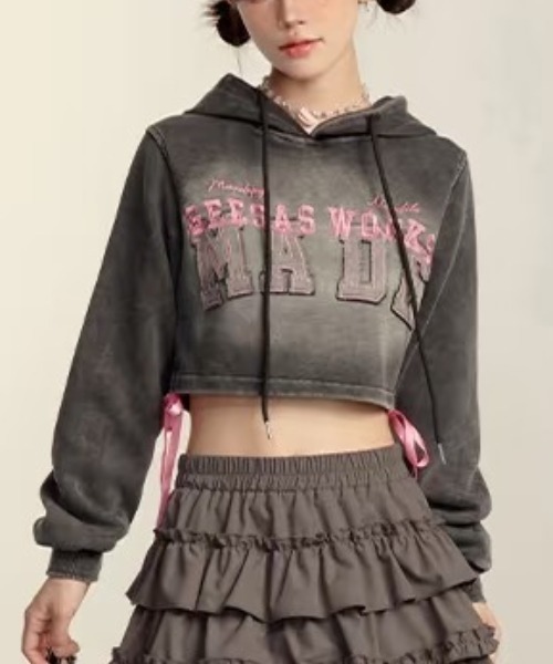 DIAVEL(ディアベル)の「【5色展開】韓国風Y2Kクロップドパーカー/両側ドローストリング&ウォッシュ加工(パーカー・レディース・ブラック/ダークグレー/ホワイト系その他2/ピンク/グレー系その他3・M)」の5枚目の写真