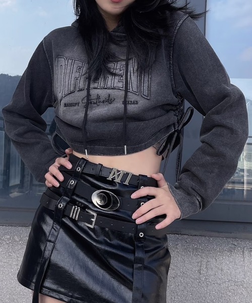 DIAVEL(ディアベル)の「【5色展開】韓国風Y2Kクロップドパーカー/両側ドローストリング&ウォッシュ加工(パーカー・レディース・ブラック/ダークグレー/ホワイト系その他2/ピンク/グレー系その他3・M)」の8枚目の写真