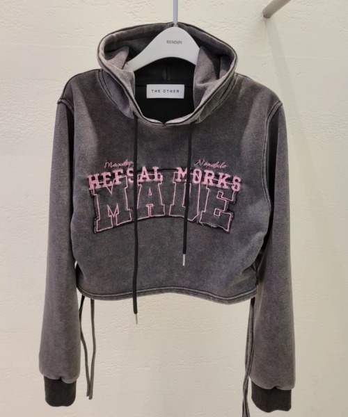 DIAVEL(ディアベル)の「【5色展開】韓国風Y2Kクロップドパーカー/両側ドローストリング&ウォッシュ加工(パーカー・レディース・ブラック/ダークグレー/ホワイト系その他2/ピンク/グレー系その他3・M)」の15枚目の写真