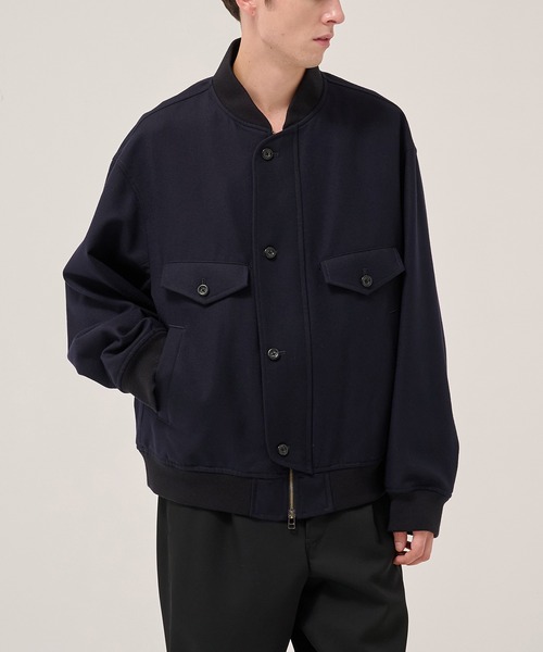 UJOH ナイロンブルゾン ウジョー×リーボックの撥水ナイロンブルゾンやワイドパンツ