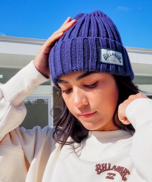BILLABONG（ビラボン）の「BILLABONG レディース LOW GG BEANIE ビーニー 【2025年秋冬モデル】 @autumn /ビラボンロゴタグワンポイントローゲージニット帽・ビーニー（ニットキャップ/ビーニー・レディース・グレー/バーガンディー/ネイビー/オフホワイト/ブラック・FREE）」の4枚目の写真