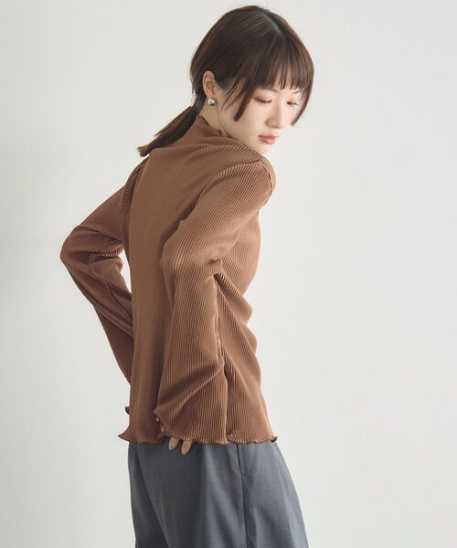 RETRO GIRL（レトロガール）の「【WEB限定】シャイニープリーツPO（シャツ/ブラウス・レディース・ブラウン/ライトグレー/ブラック/ナチュラル・FREE）」の18枚目の写真