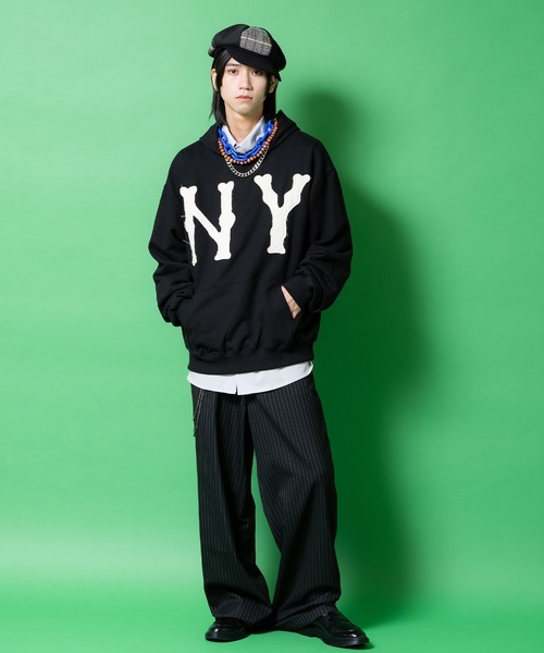 a.p.o.v.(エーピーオービー)の「a.p.o.v. ビッグNYワッペンパッチングオーバーサイズプルオーバーパーカー(パーカー・メンズ・ブラック/グレー・ONESIZE)」の6枚目の写真