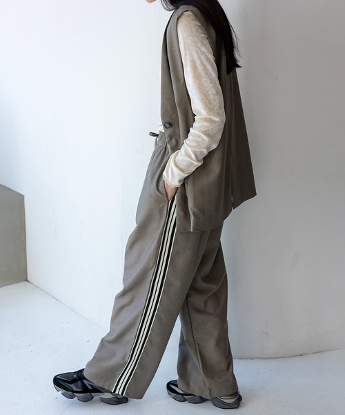 No Rule No Line(ノール-ルノーライン)の「サイドラインワイドストレートパンツ(スラックス・レディース・グレー/アッシュブラウン/ブラック・FREE)」の3枚目の写真