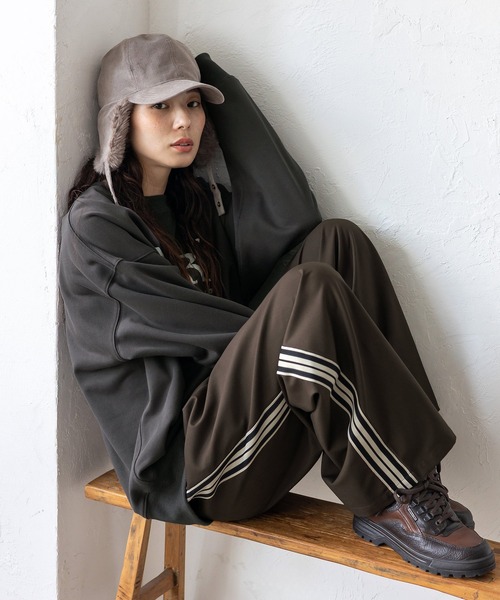 No Rule No Line(ノール-ルノーライン)の「サイドラインワイドストレートパンツ(スラックス・レディース・グレー/アッシュブラウン/ブラック/ブラウン・FREE)」の4枚目の写真
