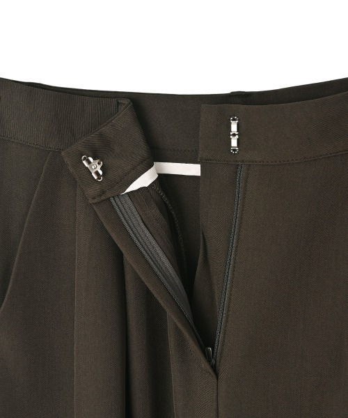 marjour（マージュール）の「NUANCE BROWN WIDE TUCKPANTS（その他パンツ・レディース・ブラウン・M）」の6枚目の写真