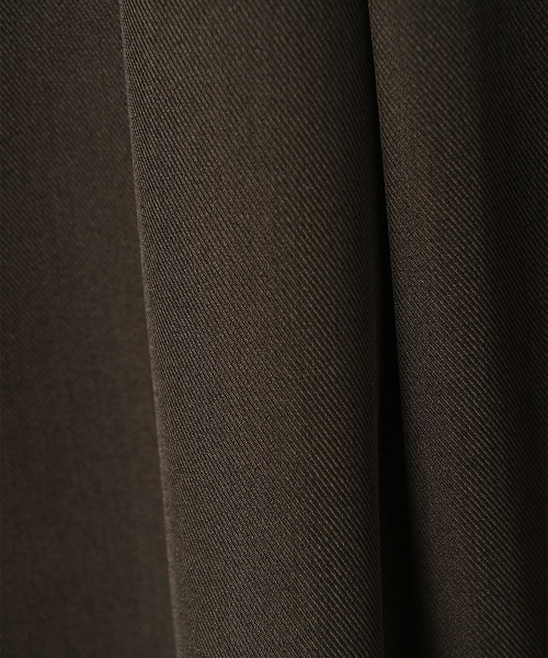 marjour（マージュール）の「NUANCE BROWN WIDE TUCKPANTS（その他パンツ・レディース・ブラウン・M）」の2枚目の写真