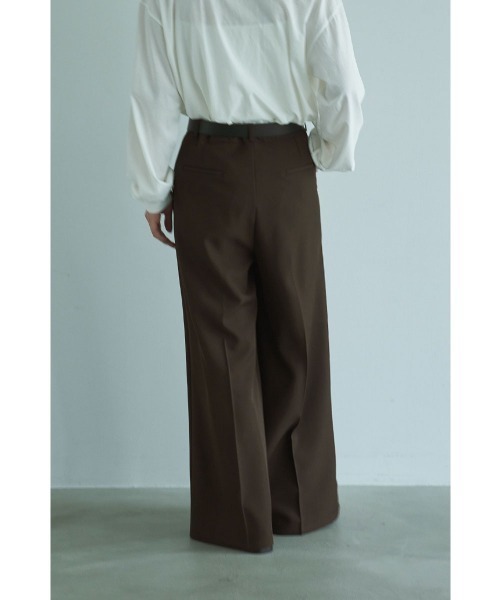 marjour（マージュール）の「NUANCE BROWN WIDE TUCKPANTS（その他パンツ・レディース・ブラウン・M）」の14枚目の写真