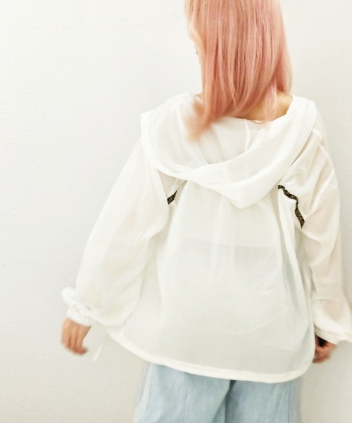 CRYSTAL BALL（クリスタルボール）の「シアーストライプフーディーブラウス（シャツ/ブラウス・レディース・ピンク/ホワイト/ブルー・FREE）」の5枚目の写真