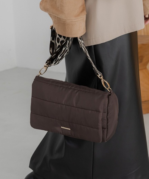 Elura（エルーラ）の「キルティング撥水ショルダー/601061（ショルダーバッグ・レディース・ブラウン/ベージュ系その他/ブラック・FREE）」の2枚目の写真