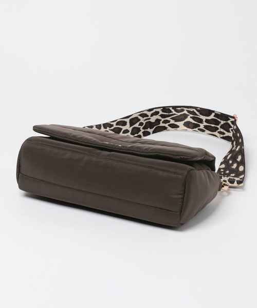 Elura（エルーラ）の「キルティング撥水ショルダー/601061（ショルダーバッグ・レディース・ブラウン/ベージュ系その他/ブラック・FREE）」の19枚目の写真