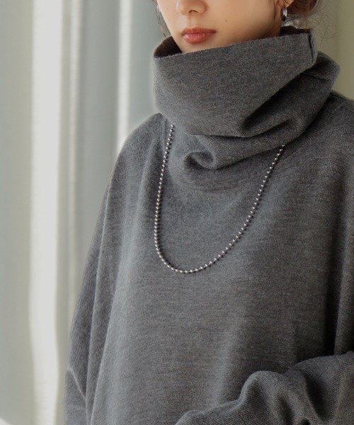 HUG.U（ハグユー）の「タートルネックロングニットワンピース（ワンピース・レディース・アッシュブラウン/レッド/ブラック/ダークグレー/ブルー/イエロー/グリーン/テラコッタ・FREE）」の14枚目の写真
